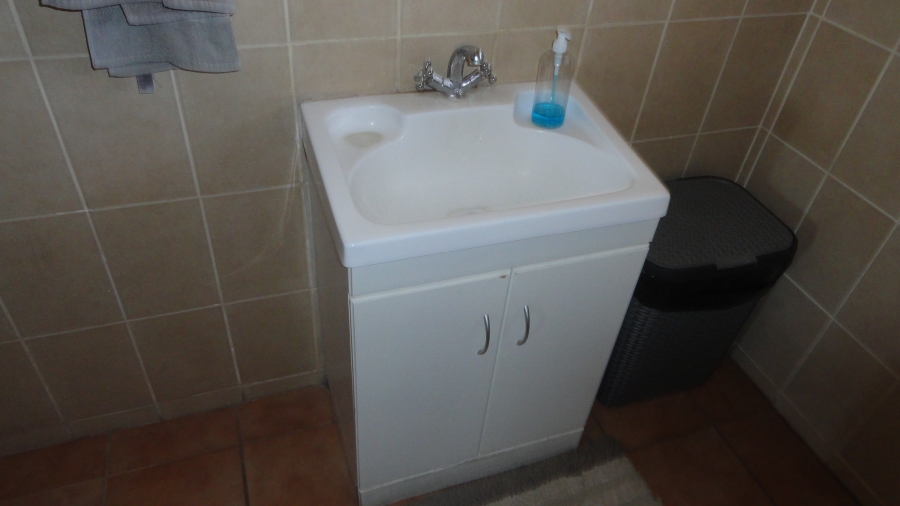 To Let 1 Bedroom Property for Rent in Die Bult North West